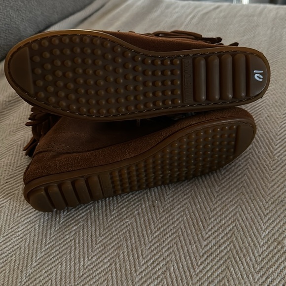 New Minnetonka suede booties - Picture 5 of 7